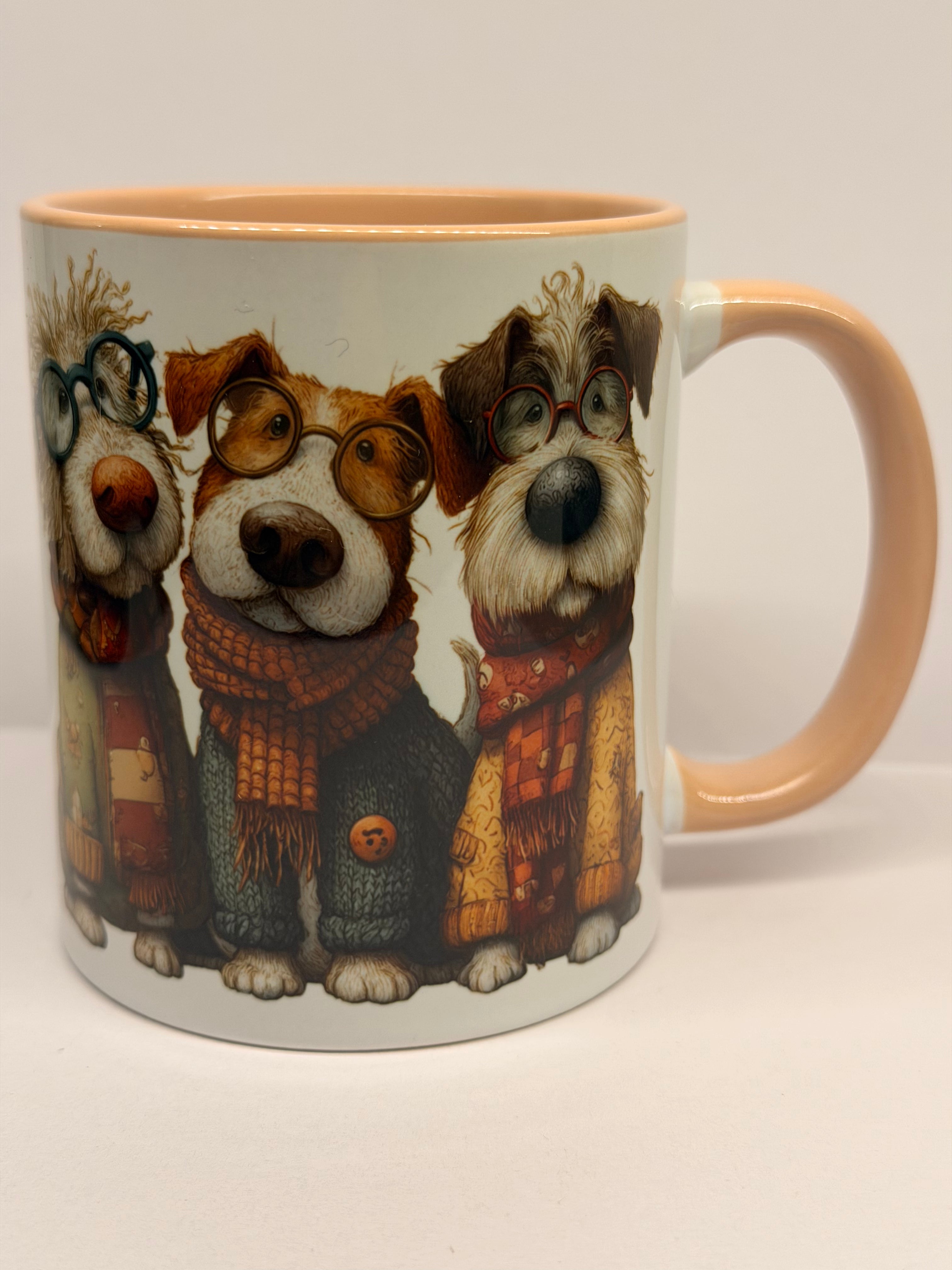 Winter Vibes Dogs – Κούπα με Τρεις Σκύλους σε Χειμερινά Ρούχα & Γυαλιά